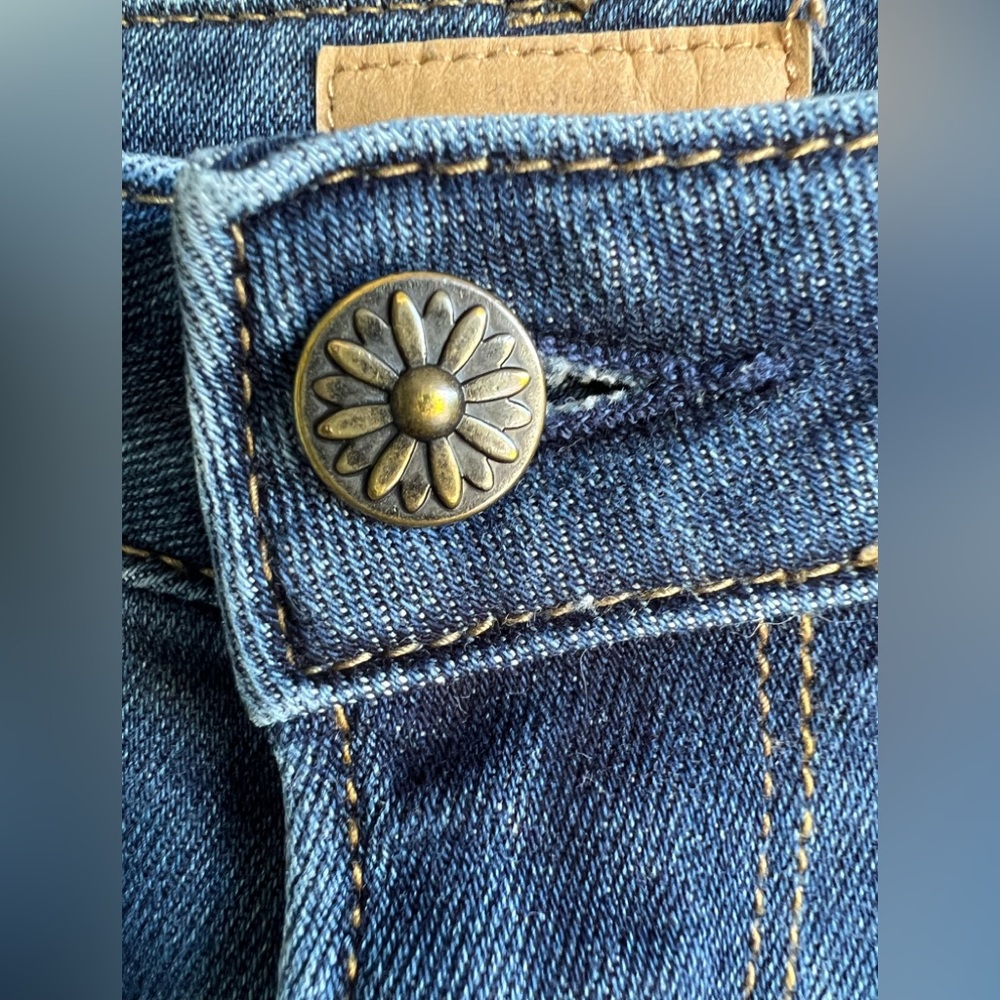 Driftwood Roxy Kick Flare High-Rise Ankle Jeans - Picture 3 of 12